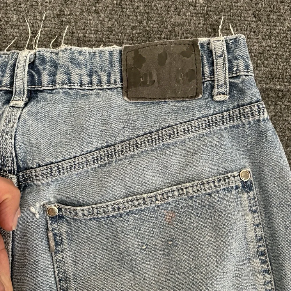 Vintage Y2K Levi's SilverTab Men's Denim Painter‎ Carpenter Shorts Size 32x10
